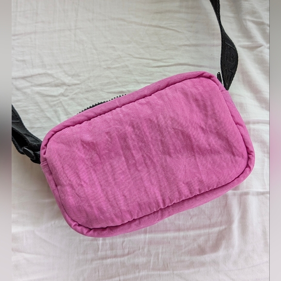 BAGGU Extra Pink Camera Crossbody Bag - Picture 5 of 6